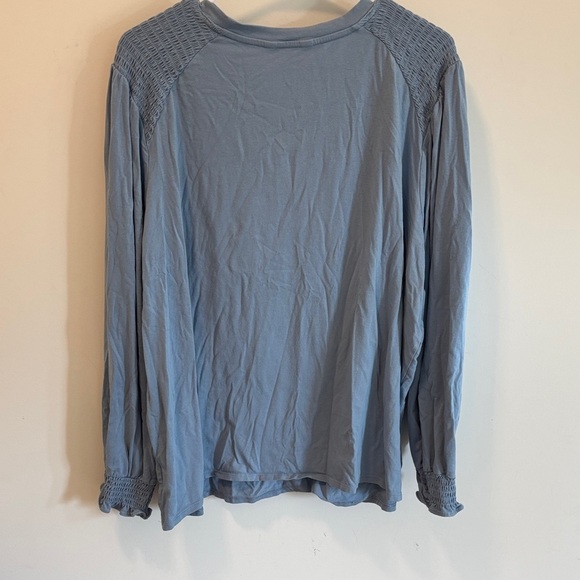Lauren Conrad Women's Blue Long Sleeve Top - Picture 5 of 5